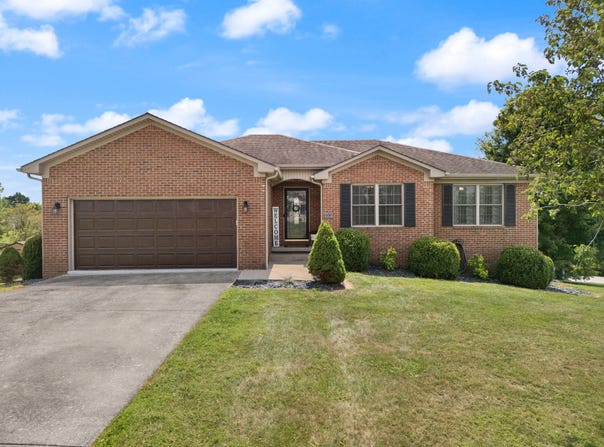 100 Woodridge Way, Berea, KY 40403