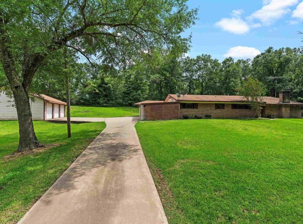 1320 Pinehill Drive, Jefferson, TX 75657
