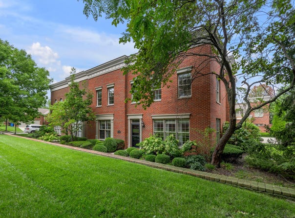 982 Village Green Avenue, Lexington, KY 40509