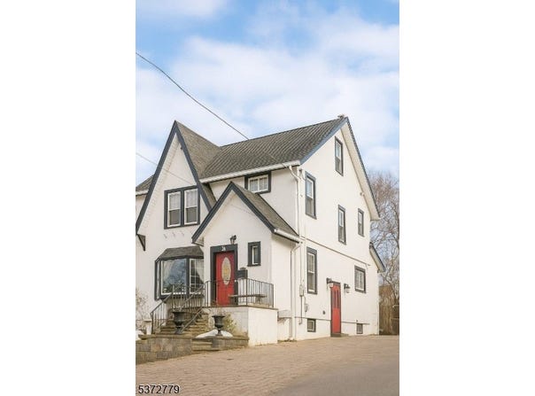 91 3Rd Ave, Westwood Boro, NJ 07675-2935
