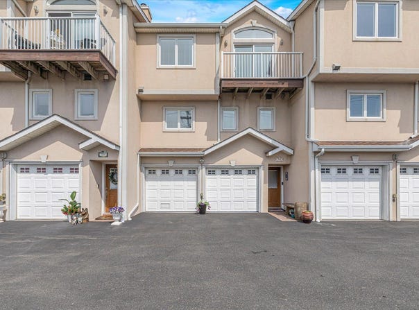 787 W Park Avenue W, Long Beach, NY 11561
