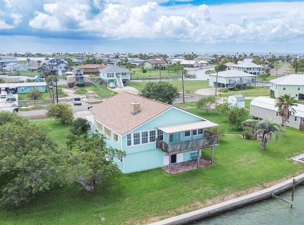 145 Lakeview Rd, ROCKPORT, TX 78382