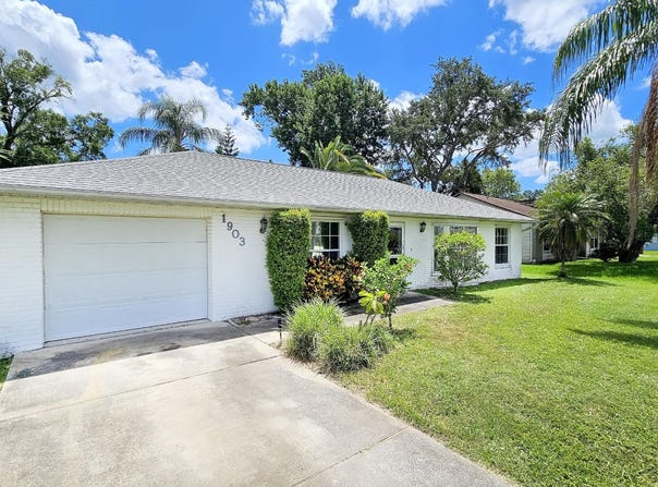1903 Willow Oak Drive, Edgewater, FL 32141