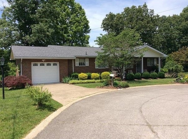 3018 Sansom Ct., Milton, WV 25541