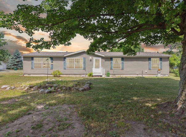 710 Oak Street, Luther, MI 49656