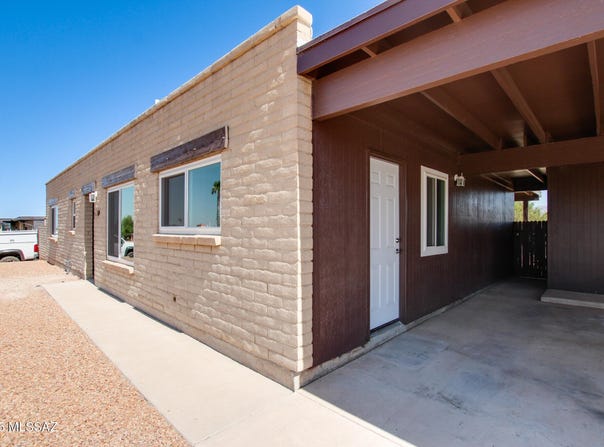 9761 E Sellarole Road, Tucson, AZ 85730