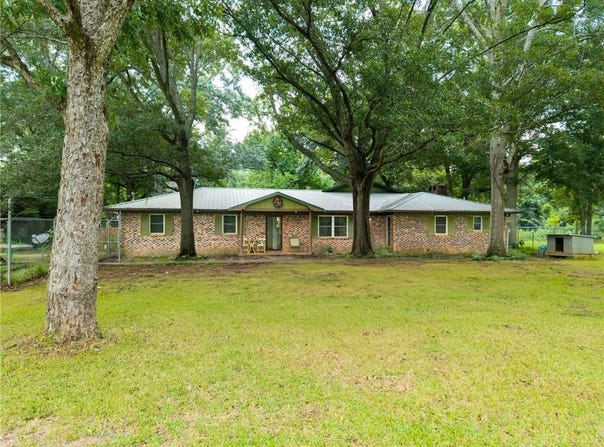 19211 Hughen Street, Robertsdale, AL 36567
