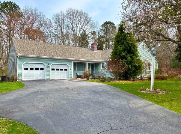 9 Coach Lane, Sandwich, MA 02563