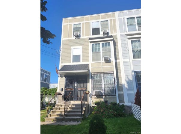 325 Beach 42nd Street, Far Rockaway, NY 11691