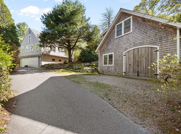71 Oyster Pond Road, Falmouth, MA 02540