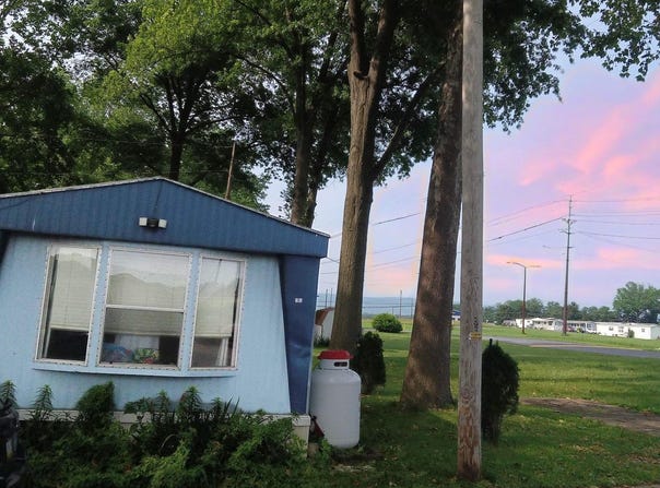 404 VENICE AVENUE, CARLISLE, PA 17015