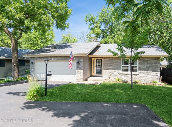 25w704 Jewell Road, Wheaton, IL 60187