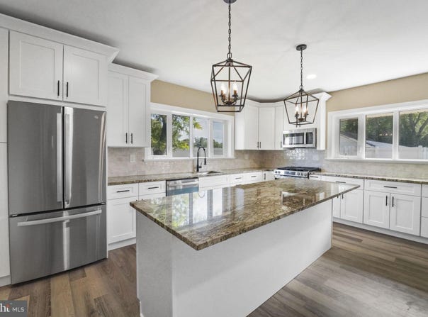 5 YUBAS AVENUE, BURLINGTON, NJ 08016