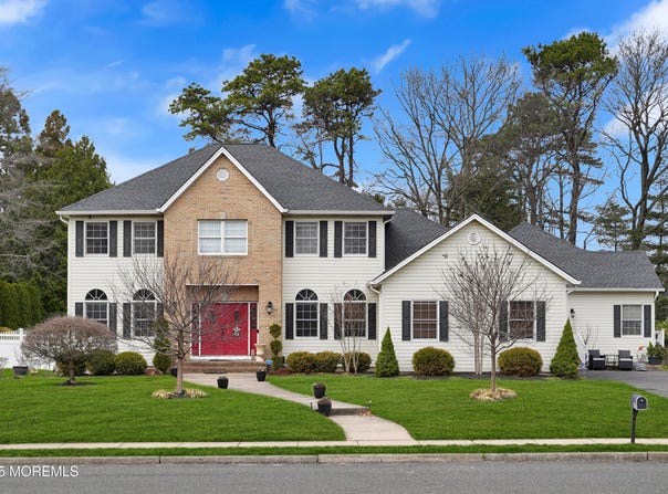 15 Buckingham Drive, Ocean Twp, NJ 07712