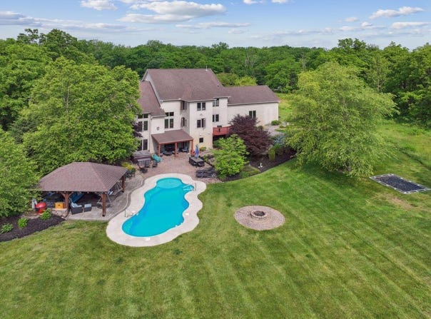 332 Waters Edge Drive, Hebron, OH 43025