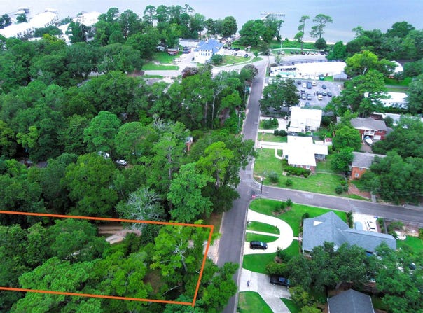 104 Laurel Ave, Fairhope, AL 36532