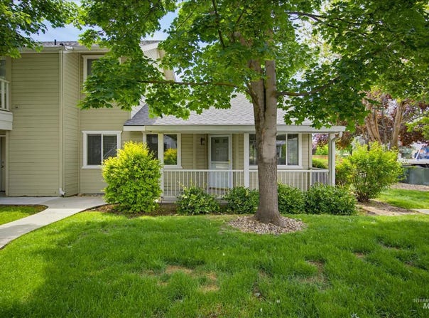 433 W State St, Eagle, ID 83616-4905