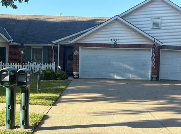 3912 Westgate Drive, St Joseph, MO 64506