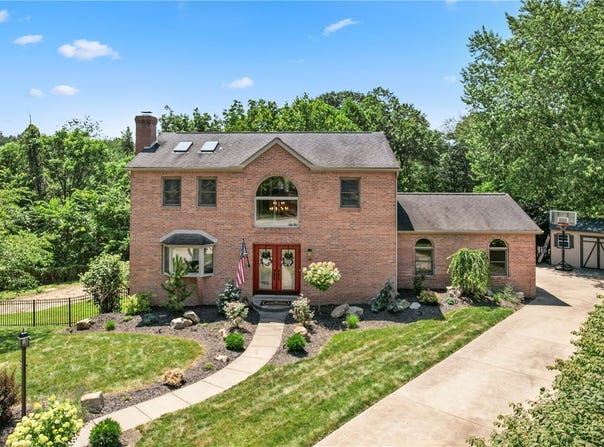 1610 Gill Hall Rd, Jefferson Hills, PA 15025