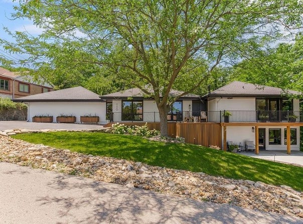 110 Terrace Trail West Street, Lake Quivira, KS 66247