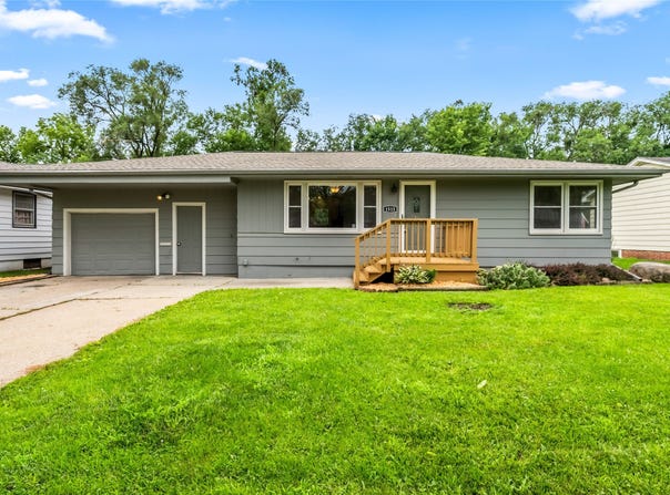 1515 Chance Court, Adel, IA 50003