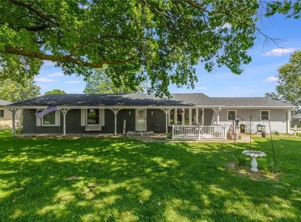 1002 N Jefferson Street, Carrollton, MO 64633