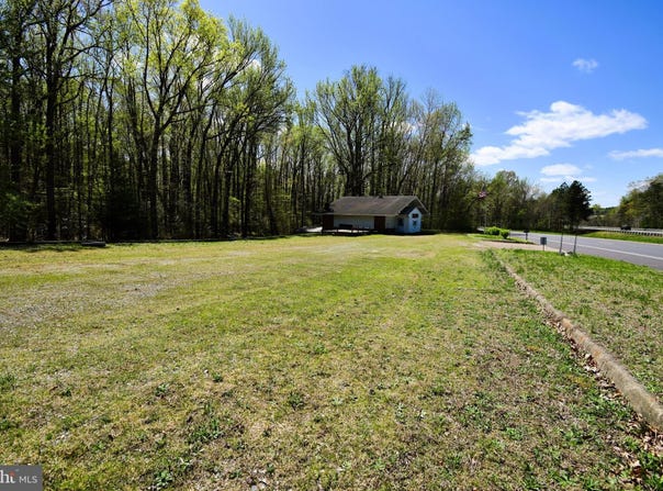 17532 A P HILL BOULEVARD, BOWLING GREEN, VA 22427