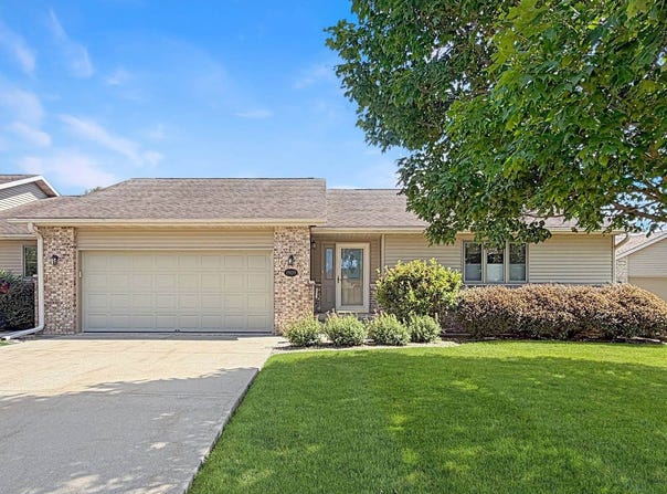 1909 Comanche Court, Freeport, IL 61032