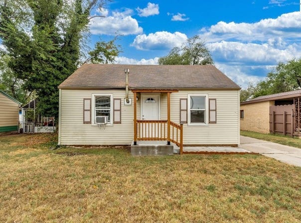 713 E 11th Ave, Hutchinson, KS 67501