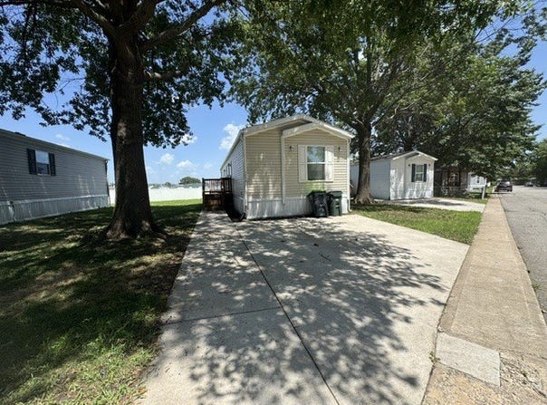 1052 CIMMARON TRAIL, Gardner, KS 66030