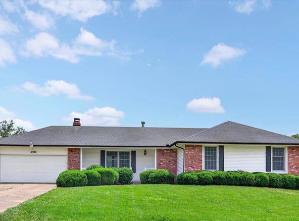 2926 E Ridgeview Street, Springfield, MO 65804