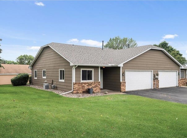 701 Auburn Place NW, Elk River, MN 55330
