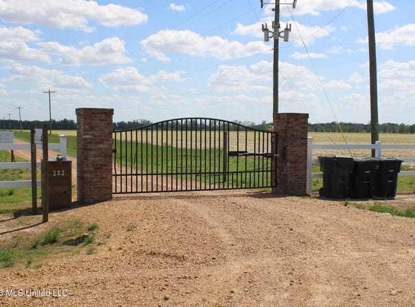 Bungalow Lane, Tchula, MS 39169