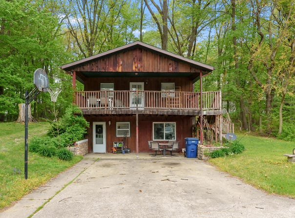 50748 W Bay Road, Dowagiac, MI 49047