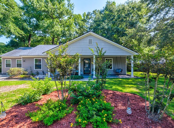 102 Cottonwood Drive, Summerville, SC 29483