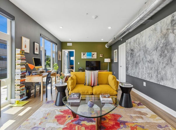 450 SW 7th Street unit: 210, Des Moines, IA 50309