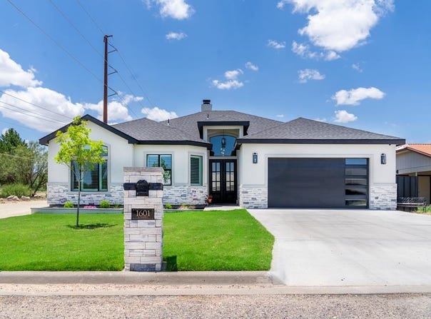 1601 N Sunset, Fort Stockton, TX 79735