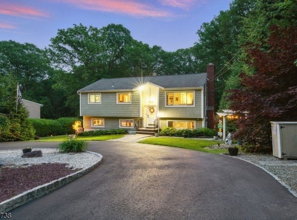 19 Paderewski Rd, Jefferson Twp., NJ 07438-9318