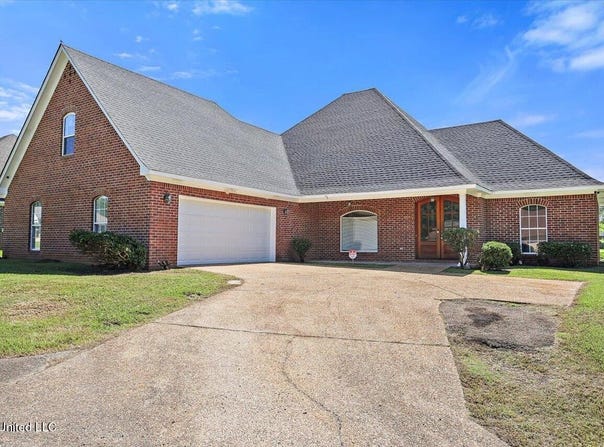 702 Meadow View Cove, Jackson, MS 39272