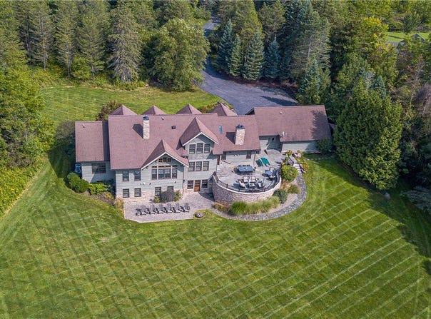 633 W Bloomfield Road, Pittsford, NY 14534