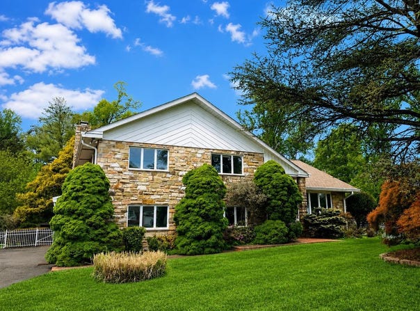 827 WRIGHT DRIVE, MAPLE GLEN, PA 19002