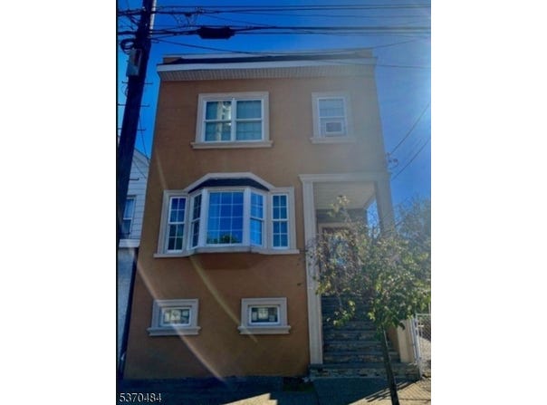280 Malcolm Ave, Garfield City, NJ 07026-1126