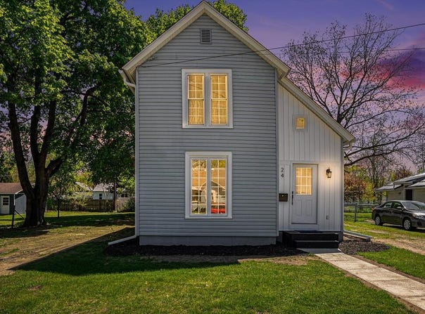 24 W Bernard Street, Hartford, MI 49057