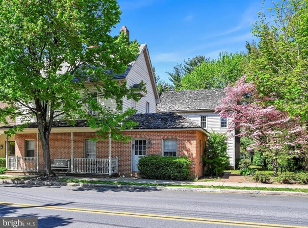 307 E MAIN STREET, LITITZ, PA 17543