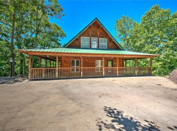 8379 Chestnut Drive, Rogers, AR 72756