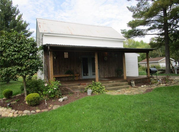 2605 E Water Street, Rock Creek, OH 44084