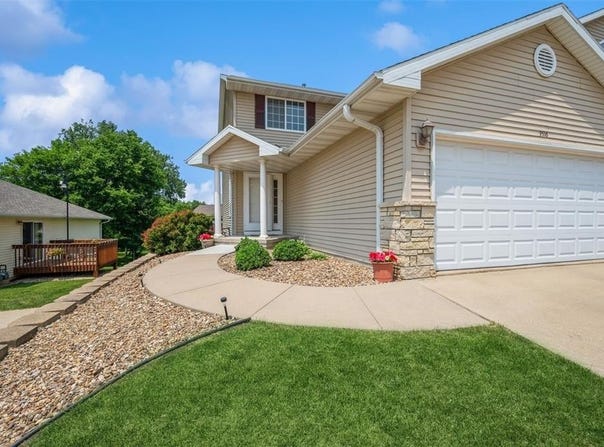 3516 Stoneview Circle, Cedar Rapids, IA 52404