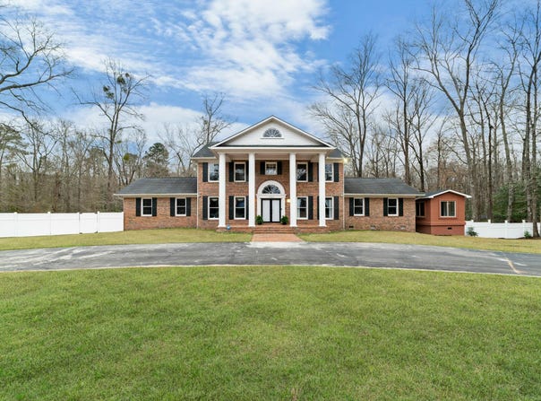 1560 NW Lee Boulevard, Orangeburg, SC 29118