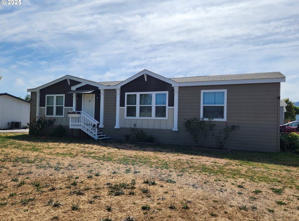 110 NW ANNE AVE, Winston, OR 97496