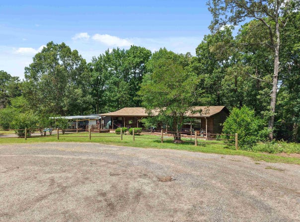 231 county road 2233, Daingerfield, TX 75638